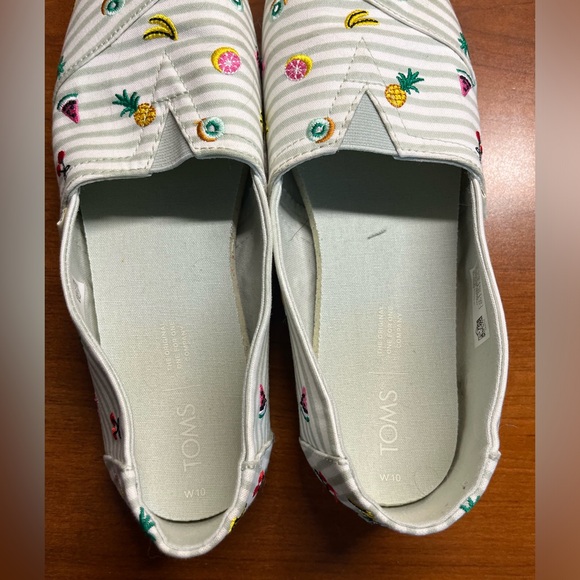 Summer Toms - Picture 2 of 4